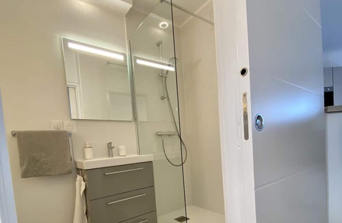 Canet-Plage Apartment | 🌇 Magnificent T2 refurbished 100 m from the beach ☀️🌊