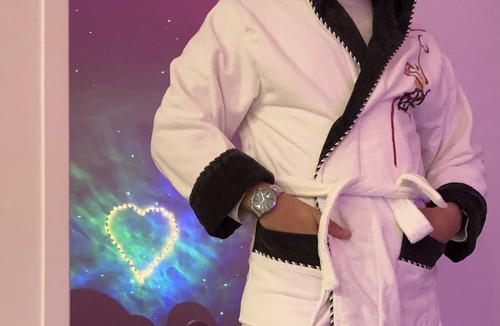 Freneuse Apartment | Romantic Apartment with Private Jacuzzi