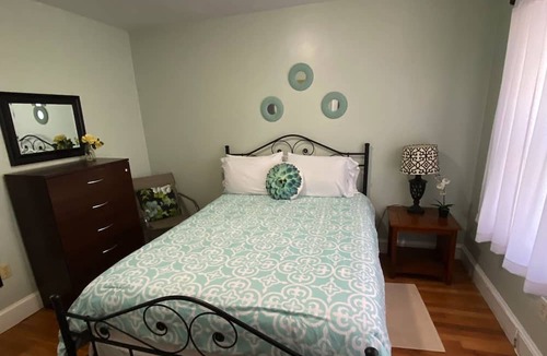 Metropolitan Hill - Beech Street Apartment | is an apartment