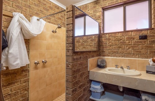 Eildon House | Eildon Parkview Motor Inn. Room 10