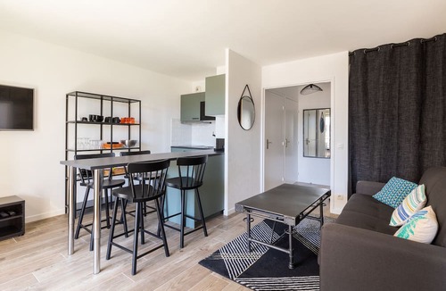 Yves Farge - Le Fleuve Apartment | DIFY Desaugiers - Jean Macé