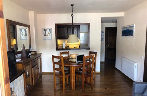Alp Apartment | Panoramic Luxury Apart + Views, Pista Llarga Residence.