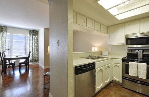 Civic District Apartment | The Littlefields by Lodgewell | Downtown Chic | A7