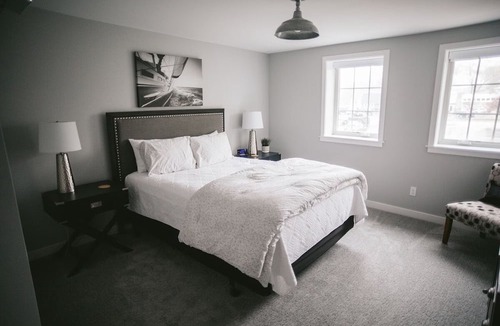 Bridgman House | Spacious Downtown Suite Close to Beach-Silver suite #1