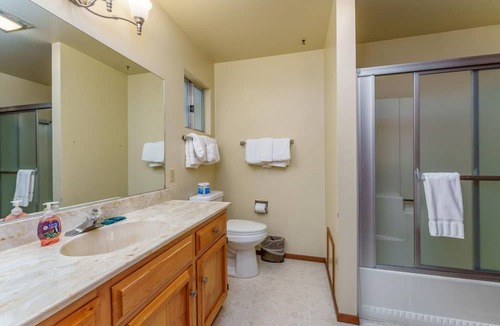 Yosemite West House | Hutchings Cabin & Apt.