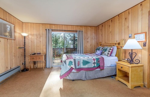 Yosemite West House | Hutchings Cabin & Apt.