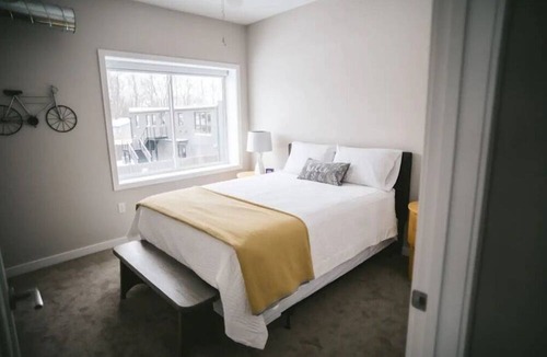 Bridgman House | The Driftwood (Room #16)