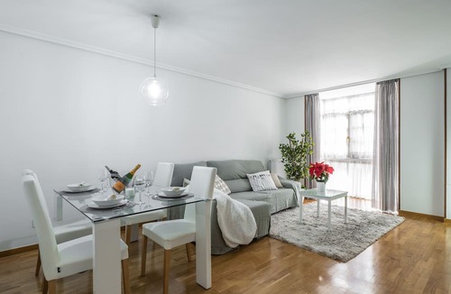 Ensanche Apartment | Dolce Vita Centro. Tourist apartment, free parking.