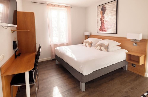 Jaligny-sur-Besbre Hotel | Hotel Restaurant de Paris