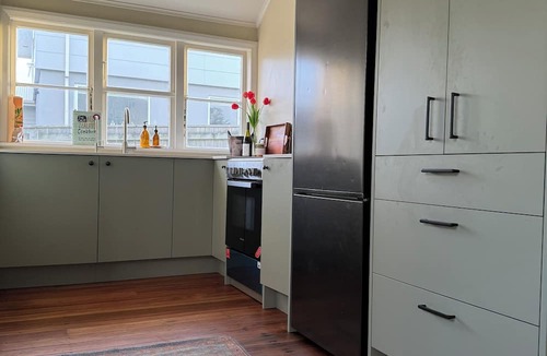 Otaki House | Ōtaki Beachfront w Campervan, Caravan or Tent options