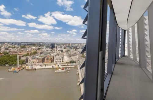 South Bank Apartment | London Skyline Luxury Flat