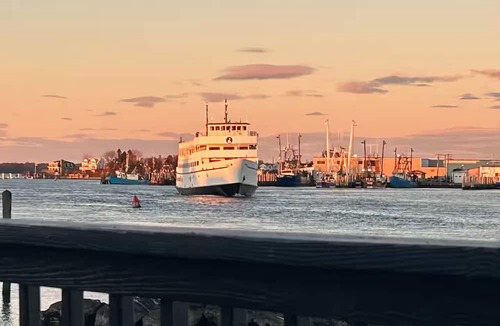 Jerusalem House | Waterfront cottage in Jerusalem