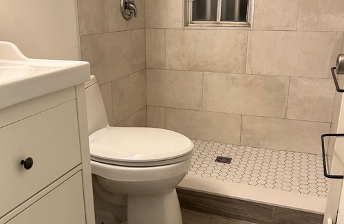 Hamilton House | Charming 1-bedroom house in Hamilton with WiFi and AC