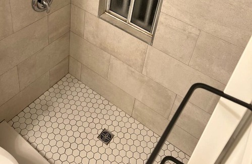 Hamilton House | Charming 1-bedroom house in Hamilton with WiFi and AC