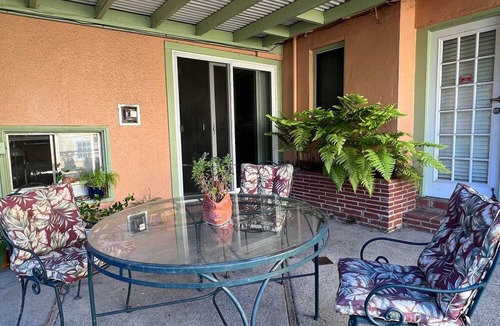 San Anselmo House | Charming 2BD, 2BA house in Fairfax with family room, gardens, parking