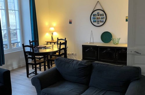 Loures-Barousse Apartment | La Douchka Azzurra