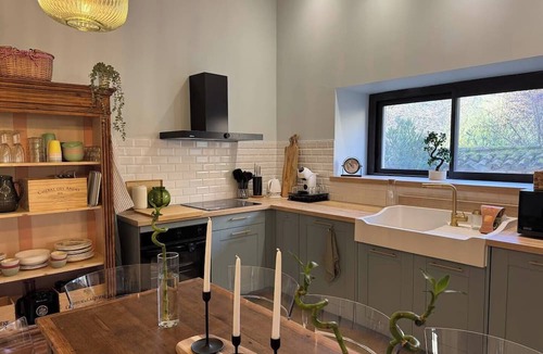 Naujan-et-Postiac Cottage | The Emilion Getaway