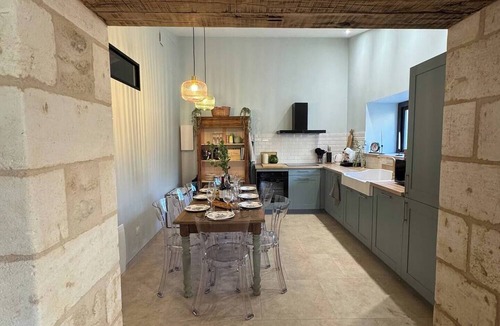 Naujan-et-Postiac Cottage | The Emilion Getaway