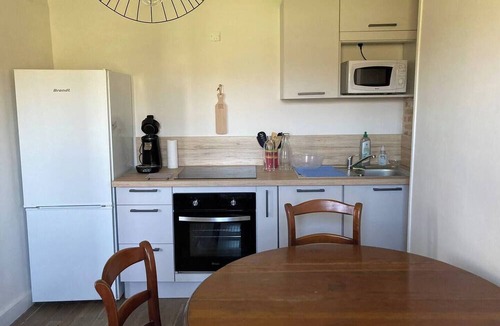 Argent-sur-Sauldre House | Canal-side house