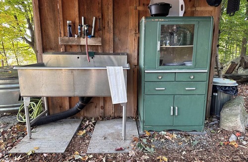 Winona Cabin | Private cabin and spa in the woods! Pet Friendly!