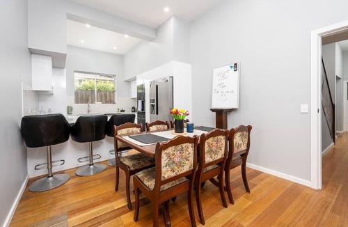 Footscray House | Luxurious house near flemington racecourse