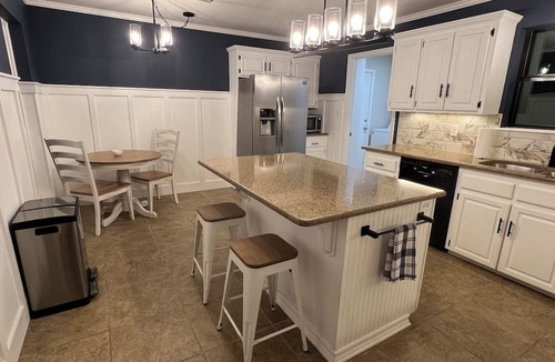 Jenks House | 3-bedroom w/HUGE backyard, <1 mile from Spain Ranch and 5 minutes from Jenks!