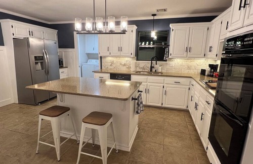 Jenks House | 3-bedroom w/HUGE backyard, <1 mile from Spain Ranch and 5 minutes from Jenks!
