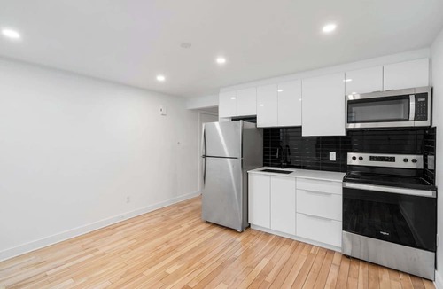 Downtown Montreal Apartment | 1186-2bedrooms+Sofa S