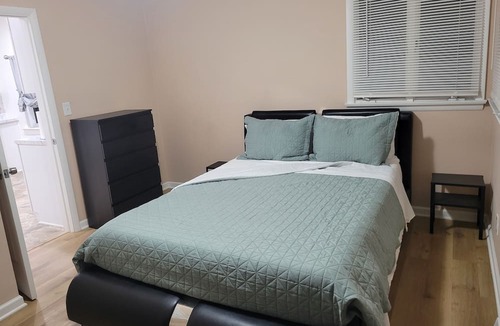Charlotte Apartment | Quiet, Beachside Modern 2-bedroom with WiFi and AC in charming Rochester