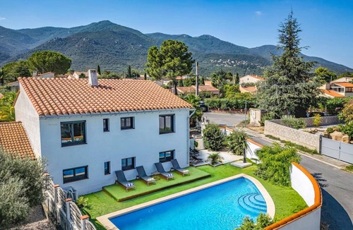 Laroque-des-Alberes Villa | Villa du Soleil by Villa Plus