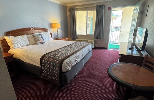 Oceano Hotel | Dune Surfer Inn