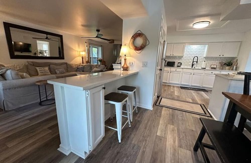 St. Charles House | 432) Charming waterfront home w/hot tub