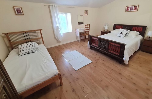 Oulmes Other | Traditional Farmhouse sleeps 12/14, central heating, open fireplace