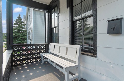 West Central House | Walkable to Downtown! Home for 7!