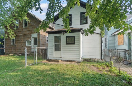 West Central House | Walkable to Downtown! Home for 7!