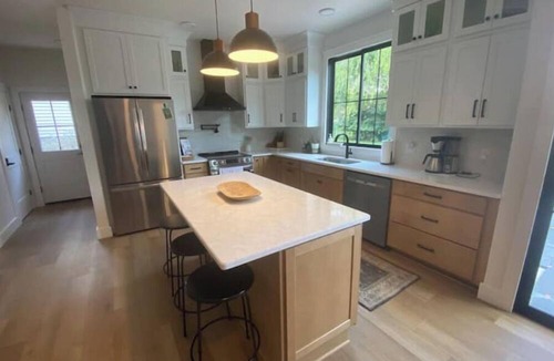 Bedford House | Downtown Bedford Housen