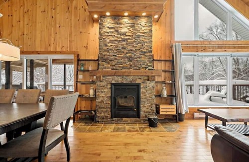 Nominingue Ski Chalet | Autumn retreat for couples