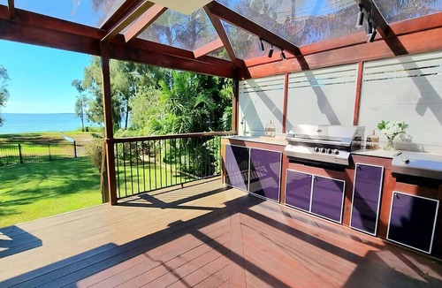 Berkeley Vale House | Ultimate Lakefront Luxury Pool Table Games Room