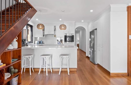 Berkeley Vale House | Ultimate Lakefront Luxury Pool Table Games Room