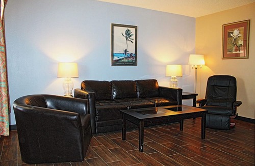 Weslaco Apartment | Chic 1-bedroom with WiFi and AC in cool Donna, Texas