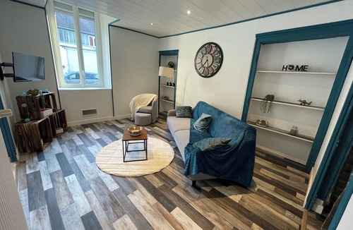 Chatillon-sur-Seine Apartment | The little blue house