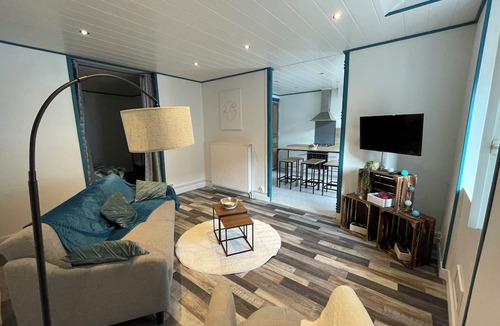 Chatillon-sur-Seine Apartment | The little blue house