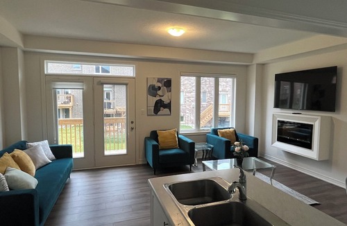 Watertown Apartment | Stunning, BRAND NEW 4BDR Home in Waterdown