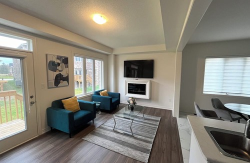 Watertown Apartment | Stunning, BRAND NEW 4BDR Home in Waterdown