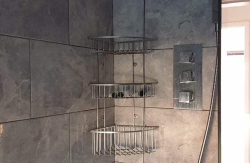 Trafford House | Delightful 2-Bed Cottage Escape