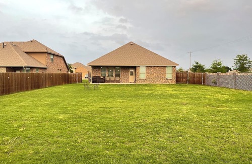 Krum House | Room in the house with share bathroom and one guest per room