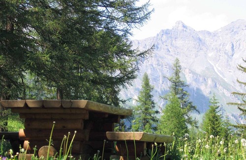 Ovronnaz Apartment | Holiday apartment with wellness area