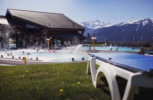 Ovronnaz Condo | Holiday apartment with wellness area
