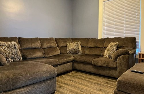 Niagara Falls House | Niagara Falls, New York ✔ Sleeps 20 ✔ 10 bedroom ✔