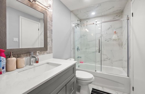 Scarborough Apartment | BIG PRIVATE ROOM with TERRACE in Scarborough